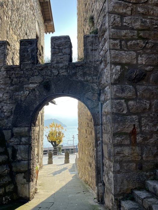 Tavernola Bergamasca, Bergamo, Italia